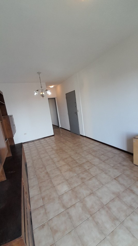 EN ALQUILER DEPARTAMENTO 3 AMBIENTES CON COCHERA - VILLA MADERO