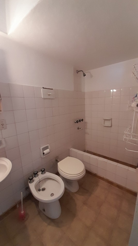 EN ALQUILER DEPARTAMENTO 3 AMBIENTES CON COCHERA - VILLA MADERO