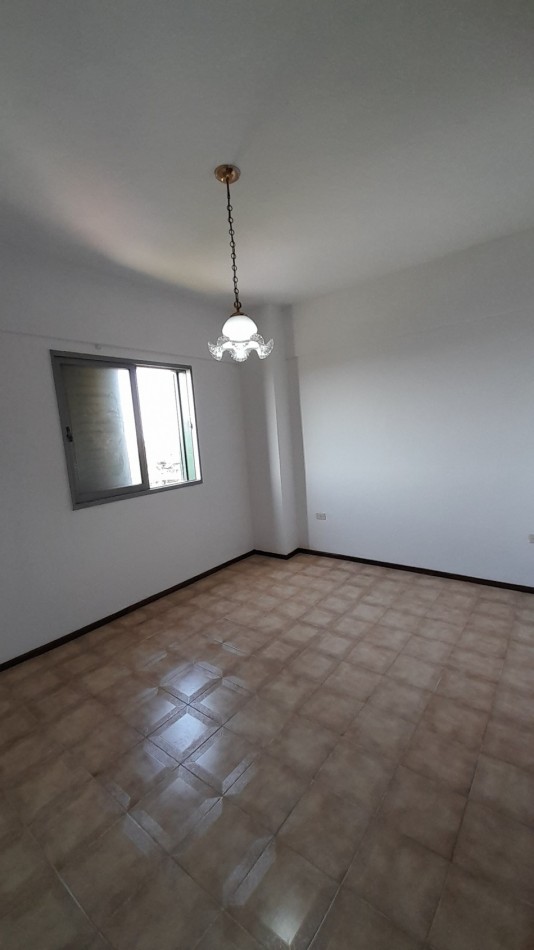 EN ALQUILER DEPARTAMENTO 3 AMBIENTES CON COCHERA - VILLA MADERO