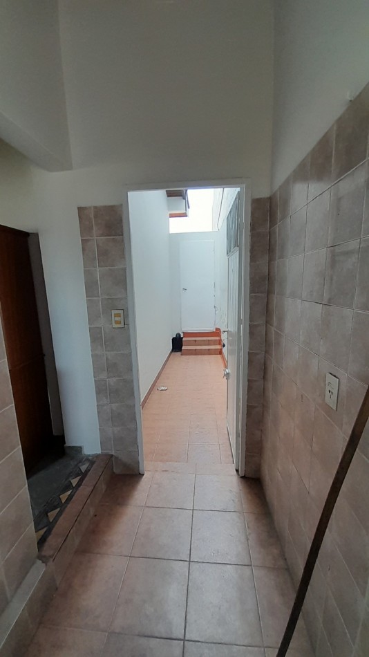 ALQUILER DE PH 3 AMBIENTES EN VILLA LUZURIAGA