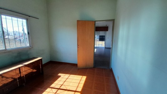 EN ALQUILER PH 2 AMBIENTES EN CASANOVA