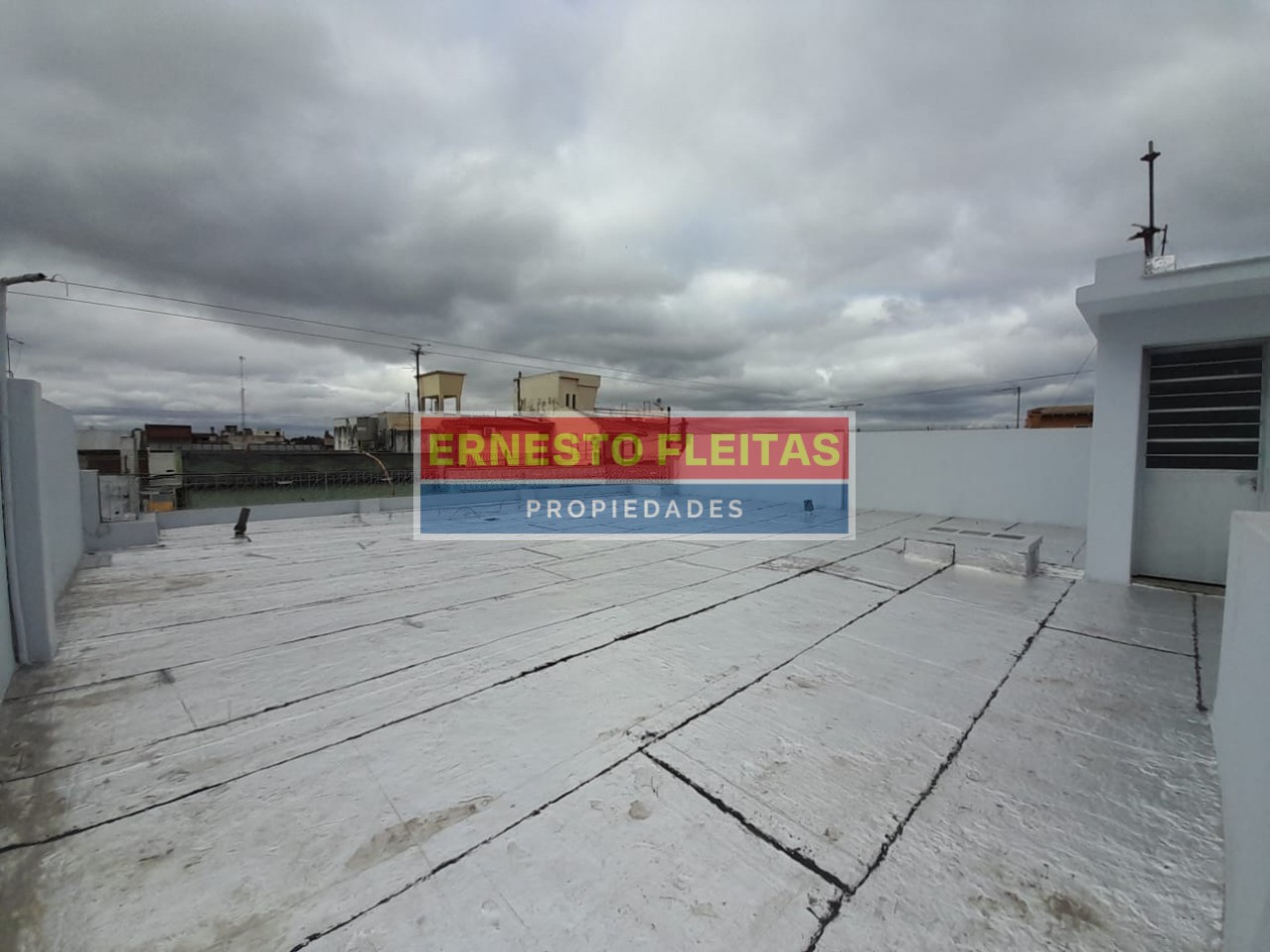 ALQUILER DE PH 4 AMBIENTES EN ISIDRO CASANOVA - A 1 CUADRA DE RUTA 3