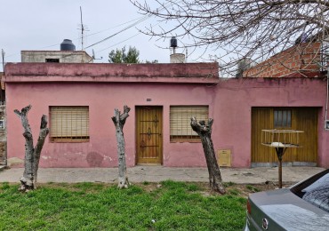 VENTA CASA DE 3 AMBIENTES  -  A REFACCIONAR - ISIDRO CASANOVA