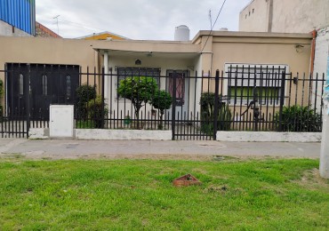 VENTA CASA 3 AMBIENTES - MORON