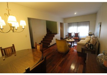 Casa 5 AMBIENTES en Villa Sarmiento, Moron