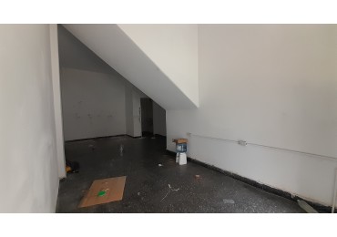 OPORTUNIDAD UNICA PARA INVERSORES !!!  EN VENTA DEPARTAMENTO DE 3 AMBIENTES CON BALCON Y 2 LOCALES COMERCIALES EN SAN JUSTO