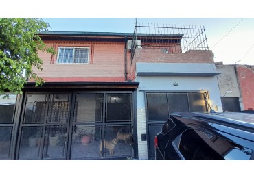 EN VENTA CASA PH EN ISIDRO CASANOVA