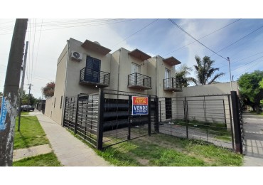 EN VENTA DUPLEX CON PATIO Y COCHERA PRIVADA EN MERLO