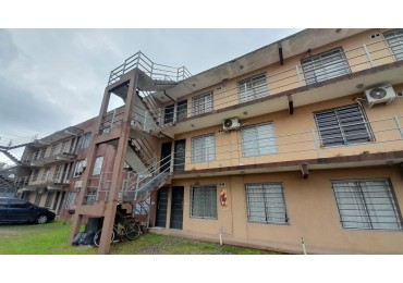 EN ALQUILER DEPARTAMENTO 2 AMBIENTES CON COCHERA EN MORON