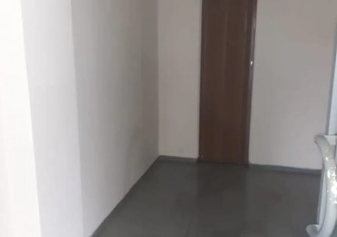 EN VENTA LOCAL EN MORON