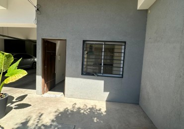 Alquiler 2 ambientes con cochera y patio - San justo 