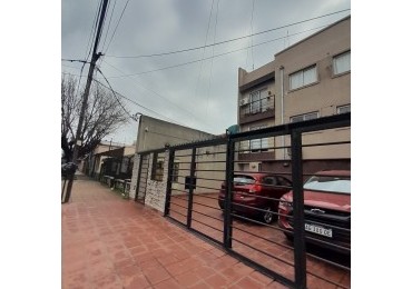 ALQUILER DEPARTAMENTO DE 2 AMBIENTES CON PATIO EN VILLA SARMIENTO