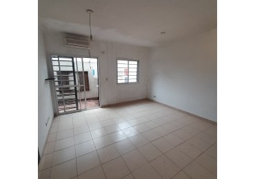 ALQUILER DEPARTAMENTO DE 2 AMBIENTES CON PATIO EN VILLA SARMIENTO