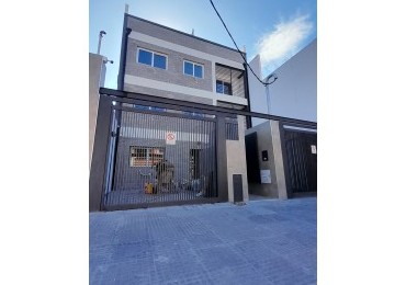 EN VENTA DEPARTAMENTO 3 AMBIENTES CON TERRAZA EN RAMOS MEJIA